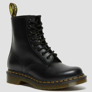 Dr. Martens 1460 Women's boots (US 7)